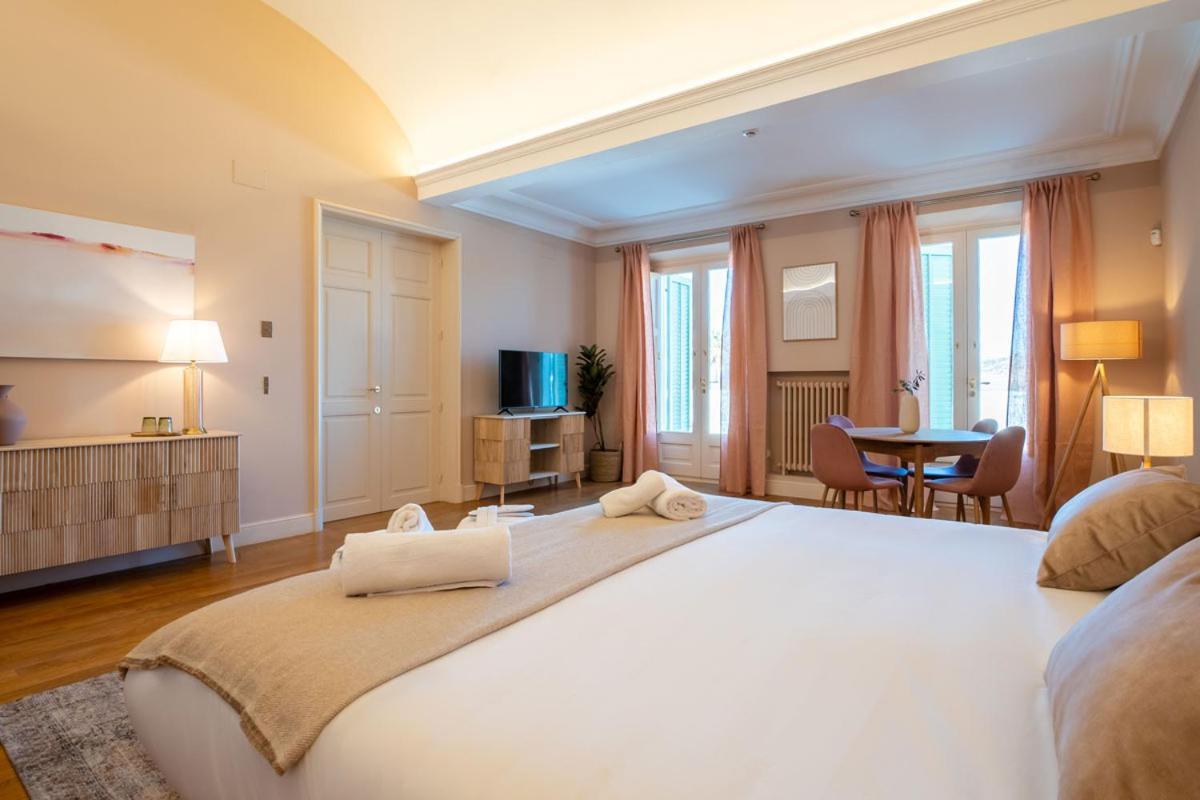 Hotel Font De La Canya Avinyonet del Penedes Екстериор снимка
